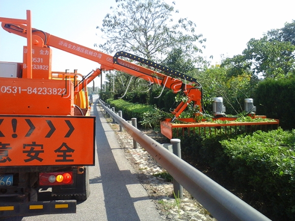 棗莊綠化修剪車(chē)有哪些優(yōu)勢(shì)