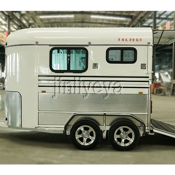 兩馬位運(yùn)馬車